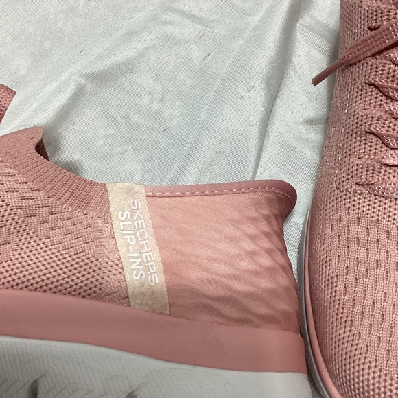 Skechers size 9 Wide fit Women's Pink “Perfect Set” Sneakers - Picture 2 of 11